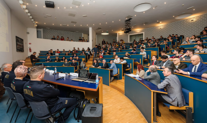 Cento studenti in pedana al Tav San Marino Shooting Club La collaborazione tra Fiocchi e l'Università di Urbino porta cento studenti in pedana al Tav San Marino Shooting Club: l'evento è in programma il 5 aprile.