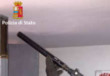 Armi da guerra in un appezzamento di terreno, un arresto