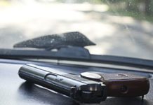 Falsa guardia venatoria minaccia automobilisti con una pistola
