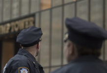 Armi militari alla polizia NYPD
