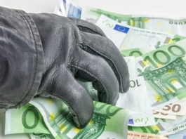 Pistola falsa, arresto vero per la tentata rapina in banca