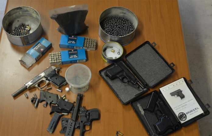 Allestisce poligono in soffitta, una denuncia a Cervinara (AV) Allestisce poligono in soffitta, una denuncia a Cervinara (AV)