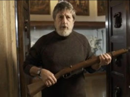 Il Carcano 91/38 nel trailer della puntata di Atlantide dedicata ai Kennedy Andrea Purgatori ha in mano un Carcano 91/38 nel trailer della puntata di Atlantide (La7, 15 novembre ore 21.10) dedicata ai Kennedy.