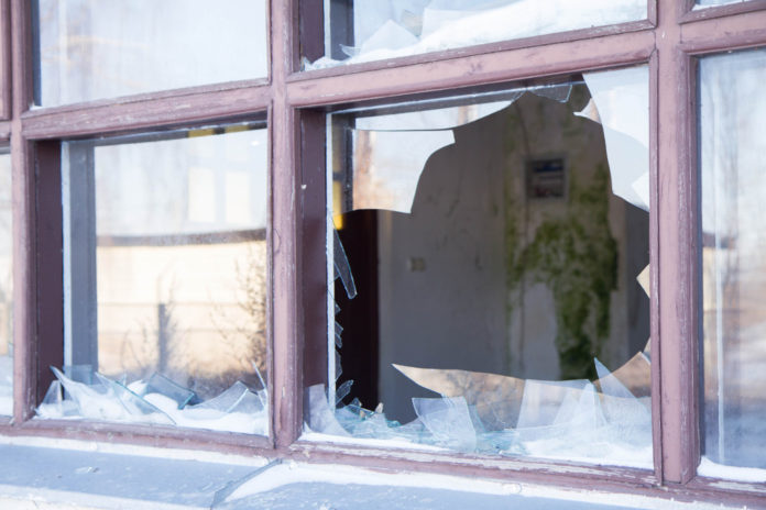Ritrovata arma rubata 23 anni fa © Aleksandra Duda In un sottoscala di Santeramo in Colle (BA) i carabinieri hanno ritrovato un fucile con le canne alterate rubato nel 1994.