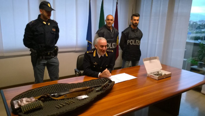 Sequestrate due armi a Prato una era nascosta in un dormitorio di cittadini cinesi