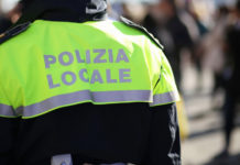 Rubate tutte le armi dei vigili di un Comune del torinese Rubate tutte le armi in dotazione alla polizia municipale di San Francesco al Campo (TO): asportate le casseforti contenenti sei Beretta calibro 9.