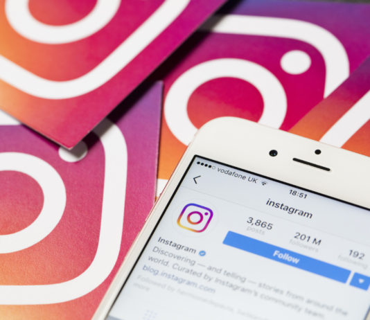 Diciassettenne spara dal balcone e pubblica video su Instagram Diciassettenne spara dal balcone e pubblica video su Instagram