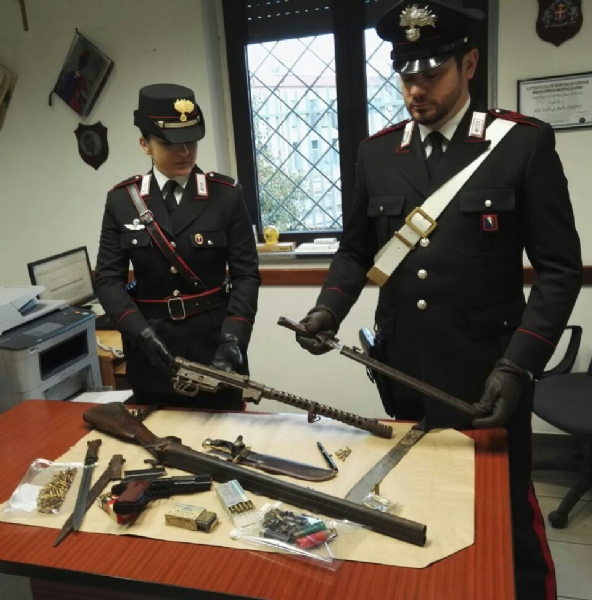 Possesso illegale di armi da guerra e armi clandestine Castelnuovo Nigra Possesso illegale di armi da guerra e armi clandestine Castelnuovo Nigra