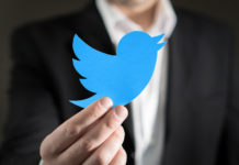 Basta pistole su Twitter Con l'aggiornamento Twemoji 2.6, Twitter ha deciso di sostituire l'emoji della pistola con una più rassicurante pistola ad acqua.