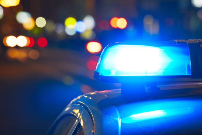 Era a fare la spesa poliziotto sventa tentata rapina, feriti due giovani poliziotto sventa tentata rapina napoli