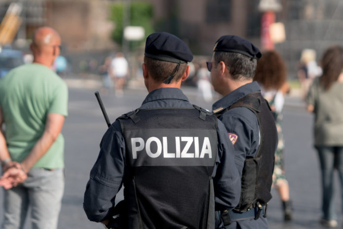 In cento ad aggiornarsi sull’uso legittimo delle armi questura di modena conferenza uso legittimo delle armi