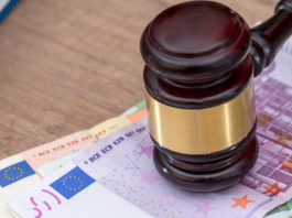 Revocarono ingiustamente porto d’armi, guardia risarcita con 51.794 euro