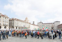 Doppiette in piazza a Torino: ecco la manifestazione di protesta dei cacciatori Protesta dei cacciatori