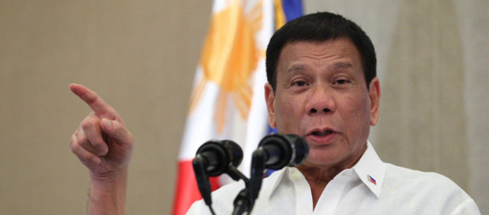 Rodrigo Duterte armi ai civili Rodrigo Duterte armi ai civili