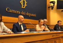 La Meloni sulla riforma della legittima difesa: “Nel dubbio, difenditi” Conferenza stampa Meloni sulla riforma della legittima difesa