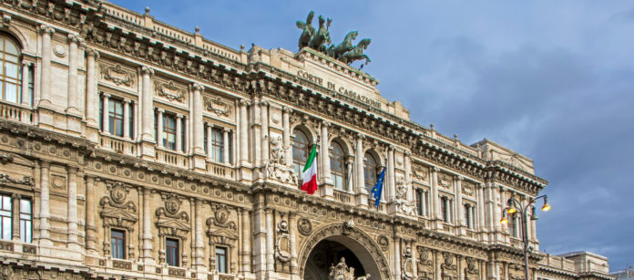 Corte di Cassazione errori sulla legge sulle armi Corte di Cassazione errori sulla legislazione sulle armi