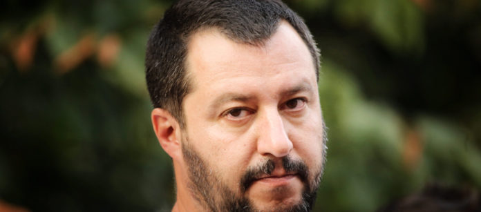 Matteo Salvini sulle armi primo piano Matteo Salvini