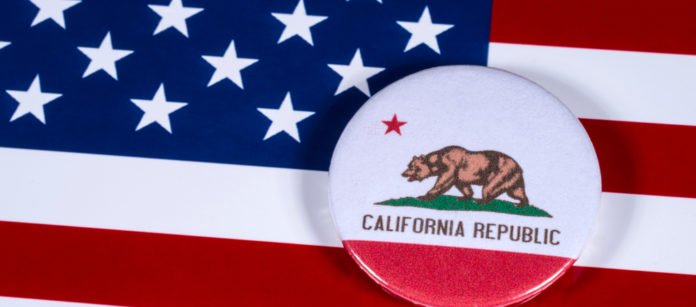 Spilla della California su bandiera americana Spilla della California su bandiera americana