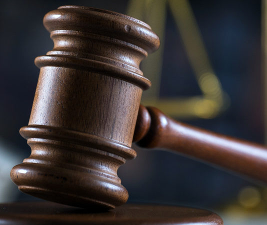 Ricorso per la restituzione del porto d’armi: il parere del Consiglio di Stato martello del giudice consiglio di stato sul ricorso per la restituzione del porto d'armi