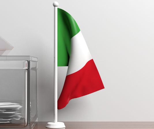 Referendum propositivo: la posizione delle associazioni venatorie Referendum propositivo la posizione delle associazioni venatorie: bandiera italiana accanto a urna
