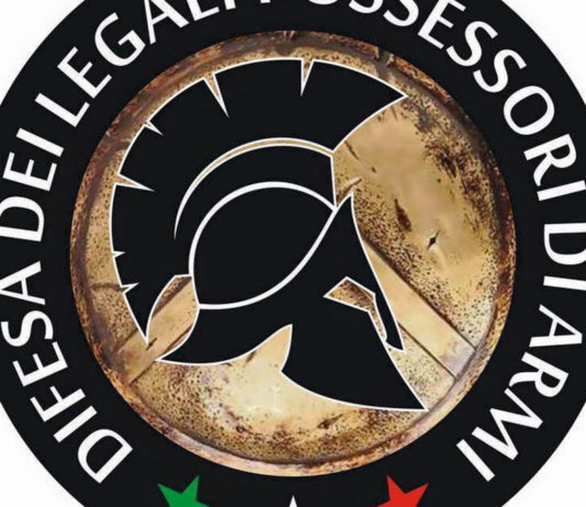 Il Comitato difesa dei legali possessori di armi con Editoriale C&C a Hit Show logo Comitato Difesa dei legali possessori di armi