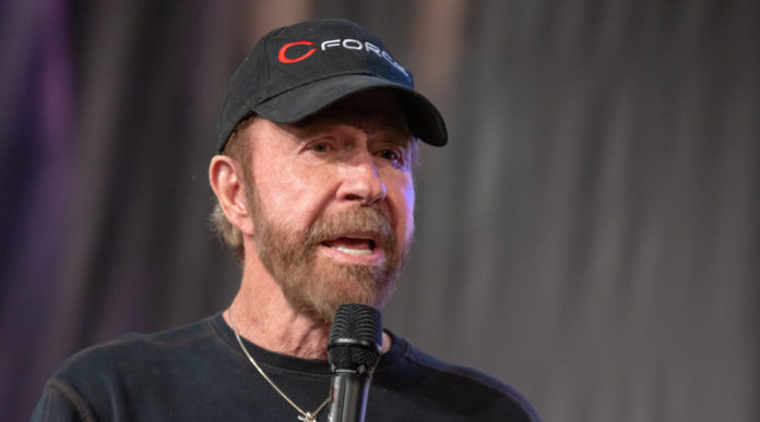 Chuck Norris nuovo testimonial di Glock Chuck Norris nuovo testimonial di Glock