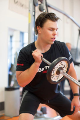 in palestra, Kim Lepp&auml;nen tiratore benelli si allena