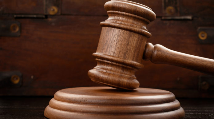 Pulizia dell’arma, la sentenza del consiglio di stato sull’inadeguata modalità di maneggio pulizia dell'arma: il martello del giudice rappresenta la sentenza del Consiglio di Stato sull'inadeguata modalità di maneggio