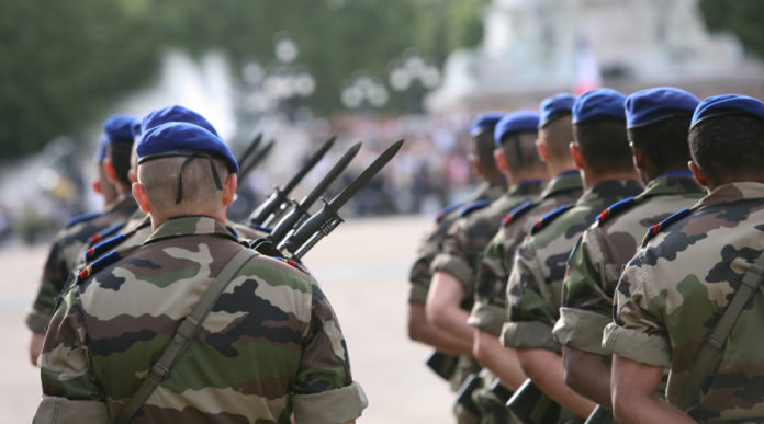 74.596 pistole Glock per le forze armate francesi 74.596 pistole Glock per le forze armate francesi