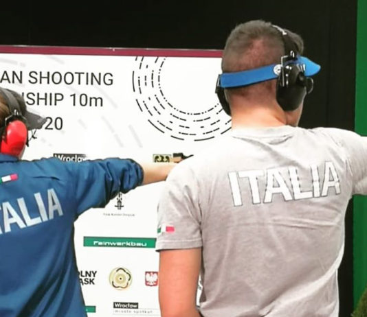 Prima medaglia azzurra agli Europei di tiro 10 metri 2020 Europei di tiro 10 metri 2020: Brunella Aria e Matteo Mastrovalerio conquistano la medaglia d'argento nella pistola ad aria compressa mixed team