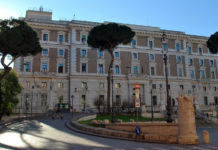 Scadenza del porto d’armi: confermata la proroga Scadenza del porto d’armi: palazzo del Viminale, sede del ministero dell'Interno, in Roma
