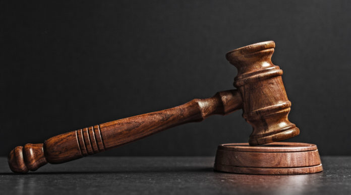 Aumentare la potenza di un’arma di libera vendita è rischioso la sentenza della Cassazione aumentare la potenza di un'arma clandestina: martello del giudice