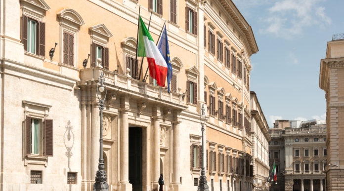 Ripresa dello sport, Spadafora oggi alla Camera Ripresa dello sport: ingresso di palazzo montecitorio, camera dei deputati