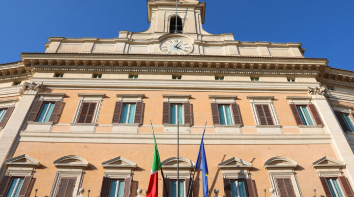 Elezioni dell’Uits, interrogazione della Lega alla Camera elezioni dell'uits: facciata di palazzo montecitorio, sede della camera dei deputati, dove la lega ha presentato un'interrogazione