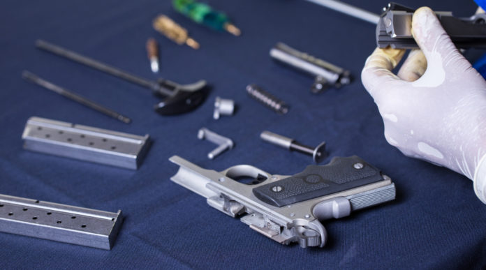 I corsi di Conarmi tornano a Gardone corsi di Conarmi: armaiolo con pistola da montare