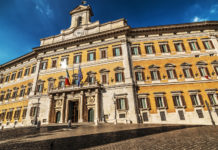 Proroga del porto d’armi, Lamorgese sulla tassa di concessione proroga del porto d'armi: facciata di palazzo montecitorio, sede della camera dei deputati