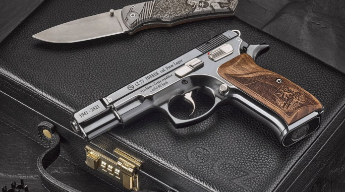Cz 75 Tobruk, la pistola da collezione in edizione limitata Cz 75 Tobruk, la pistola da collezione in edizione limitata
