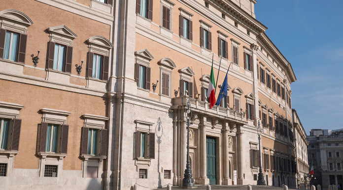 Assemblea dell’Uits, tre interrogazioni parlamentari Assemblea dell’Uits: facciata di palazzo di montecitorio