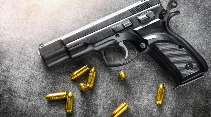 Acquisto di un’arma che cosa dice la legge Acquisto di un’arma: pistola con munizioni