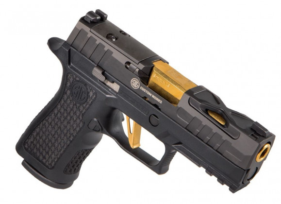 sulla canna vista da destra, la Sig Custom Spectre P320 XCarry Series