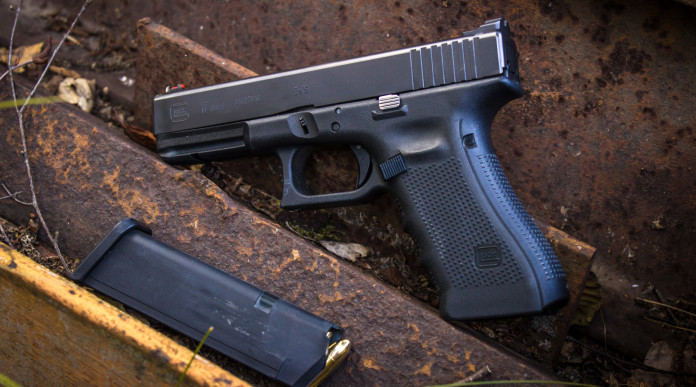 Calibro 9x19 per uso civile la situazione alla Camera Calibro 9x19 per uso civile: pistola Glock con caricatore