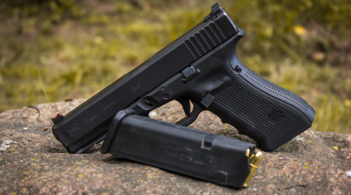 Calibro 9x19 in Italia si va in aula Calibro 9x19 in Italia: pistola calibro 9x19 con caricatore