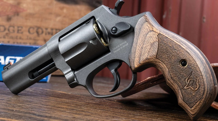 Taurus 605 quattro nuovi modelli del revolver per il porto occulto Taurus 605 quattro nuovi modelli del revolver per il porto occulto