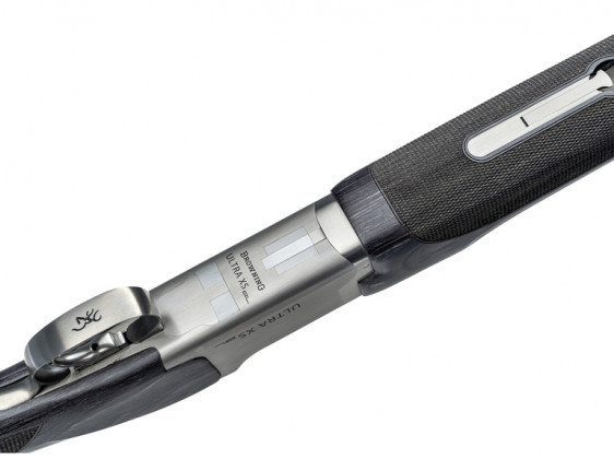 da sotto, il Browning Ultra Xs Black Laminate