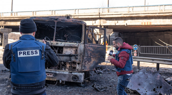Equipaggiamento dei giornalisti impegnati in Ucraina la circolare sulle deroghe Equipaggiamento dei giornalisti impegnati in Ucraina