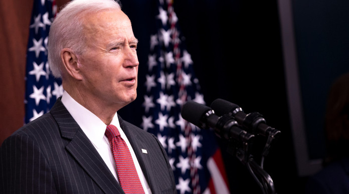 Armi in America, Biden sollecita parlamento Armi in America, Biden sollecita parlamento
