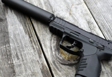 Moderatore di suono e alterazione di un’arma: la sentenza Moderatore di suono e alterazione di un’arma: pistola con silenziatore