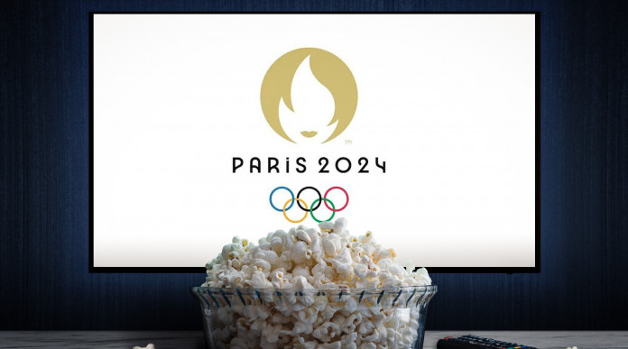 Mondiale di tiro a volo in palio sedici carte olimpiche Mondiale di tiro a volo: schermo bianco con logo Parigi 2024 dietro a pop corn