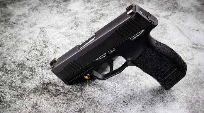 Porto d’armi per difesa e dimostrato bisogno la sentenza Porto d’armi per difesa: pistola appoggiata sulla canna