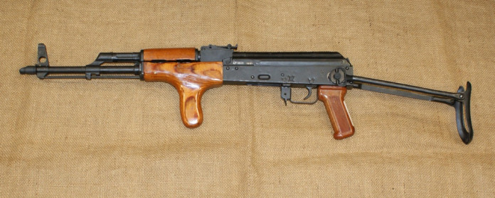 Akm romeni Akm romeni